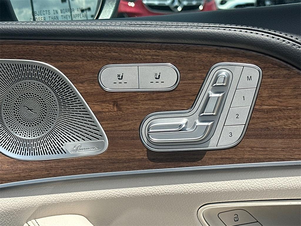 new 2025 Mercedes-Benz GLS 450 car, priced at $100,170