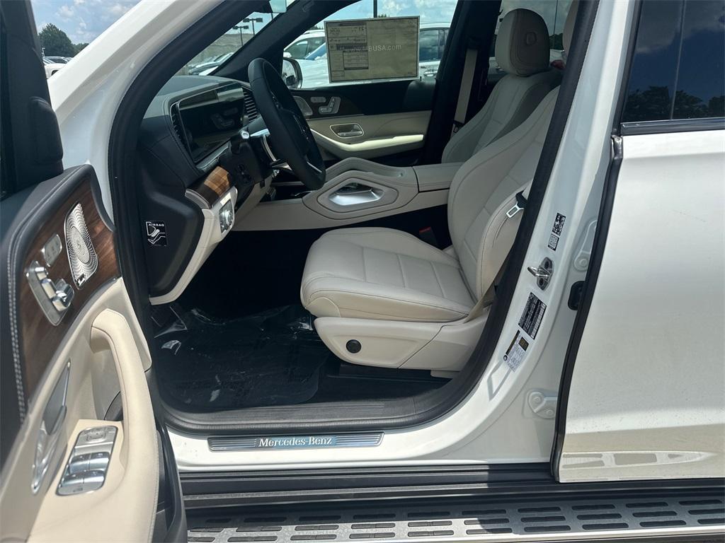 new 2025 Mercedes-Benz GLS 450 car, priced at $100,170
