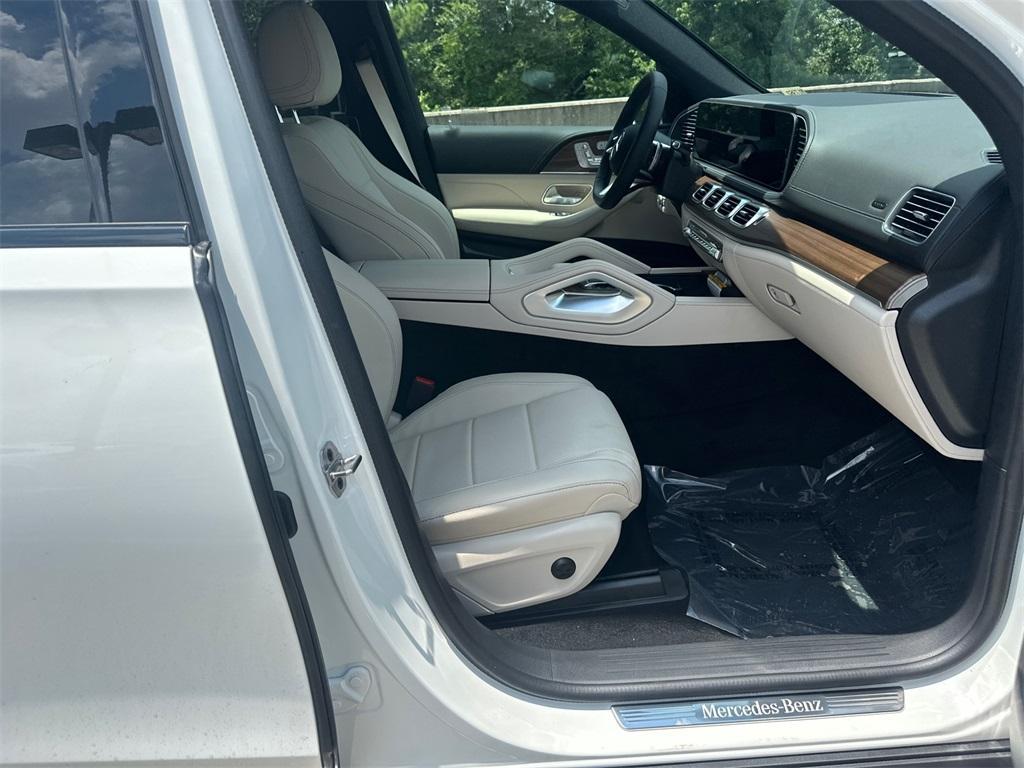 new 2025 Mercedes-Benz GLS 450 car, priced at $100,170