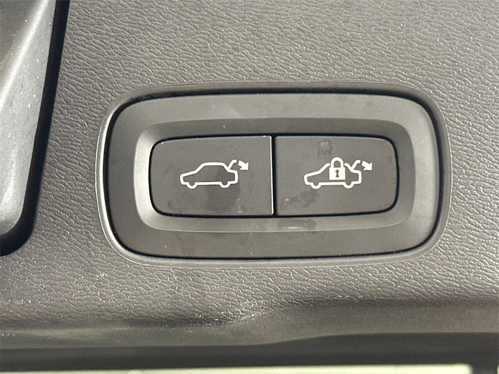 used 2019 Volvo XC60 car, priced at $21,346