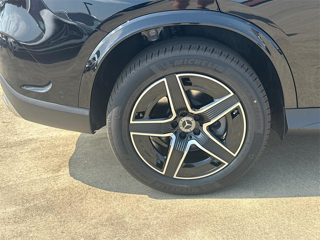 new 2026 Mercedes-Benz GLC 300 car, priced at $58,420