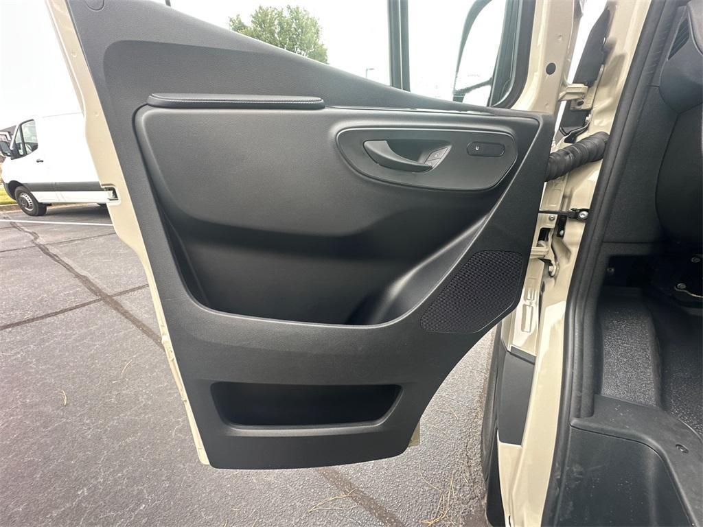 new 2025 Mercedes-Benz Sprinter 2500 car, priced at $72,647