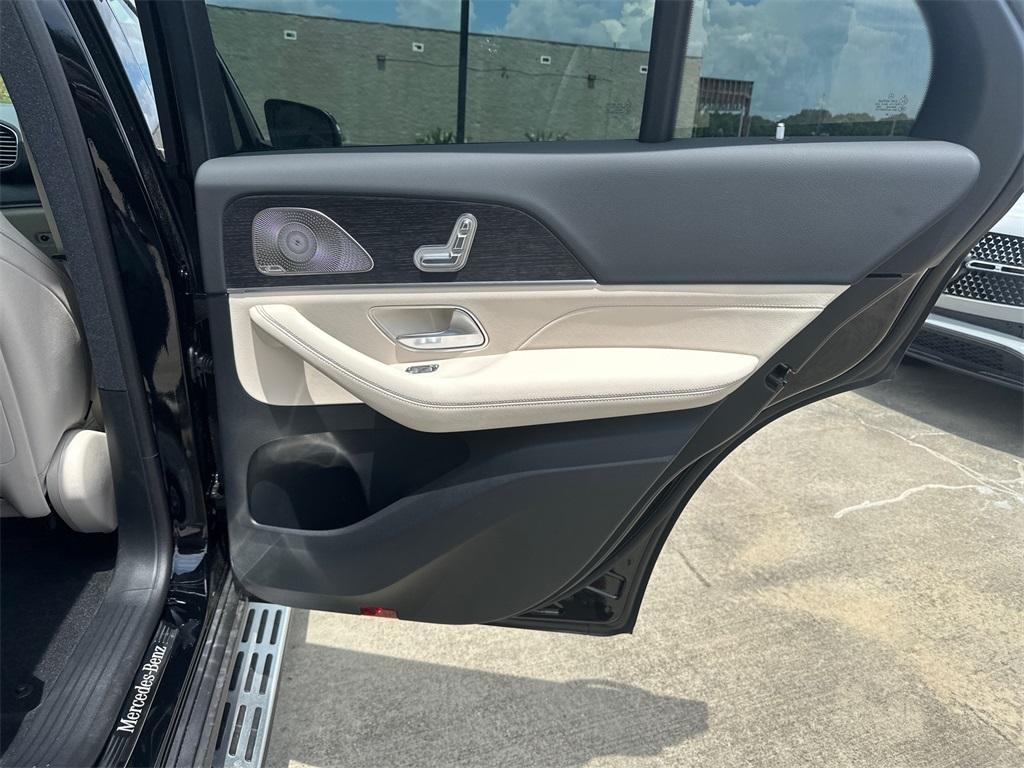 new 2025 Mercedes-Benz GLE 350 car, priced at $68,895