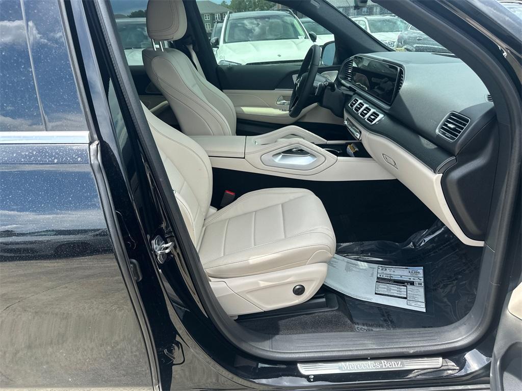 new 2025 Mercedes-Benz GLE 350 car, priced at $68,895
