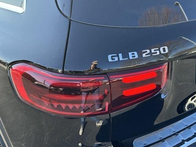 new 2024 Mercedes-Benz GLB 250 car, priced at $53,815