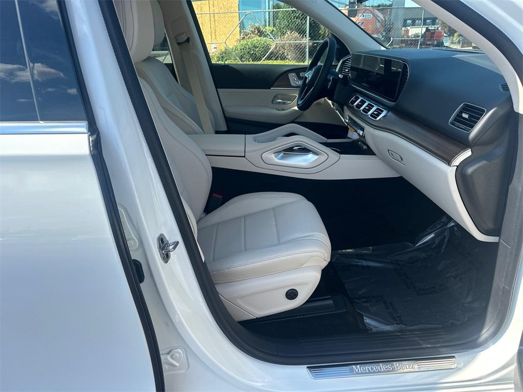 new 2026 Mercedes-Benz GLE 450 car, priced at $78,595