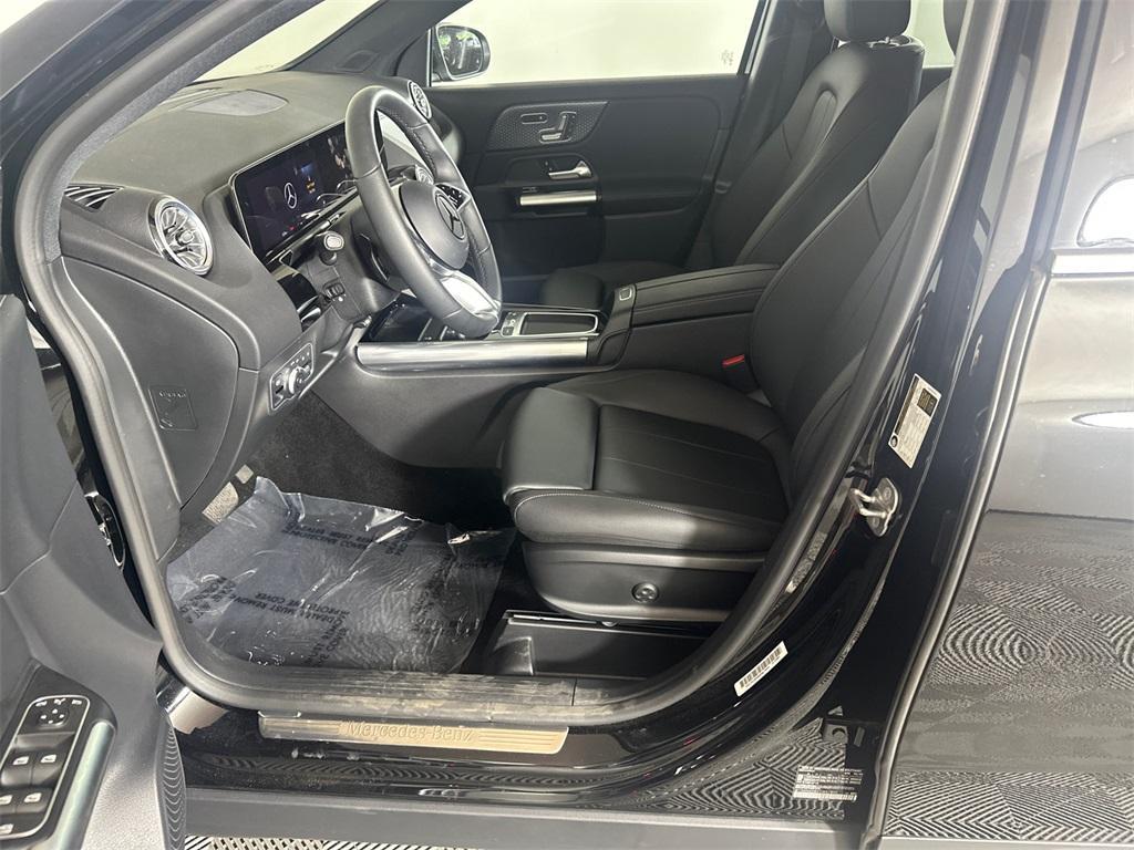 used 2025 Mercedes-Benz GLA 250 car, priced at $43,844