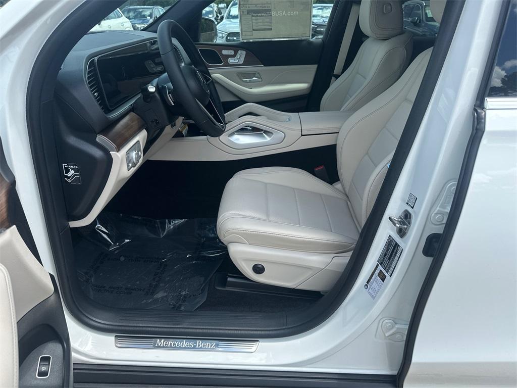 new 2025 Mercedes-Benz GLE 450 car, priced at $74,125