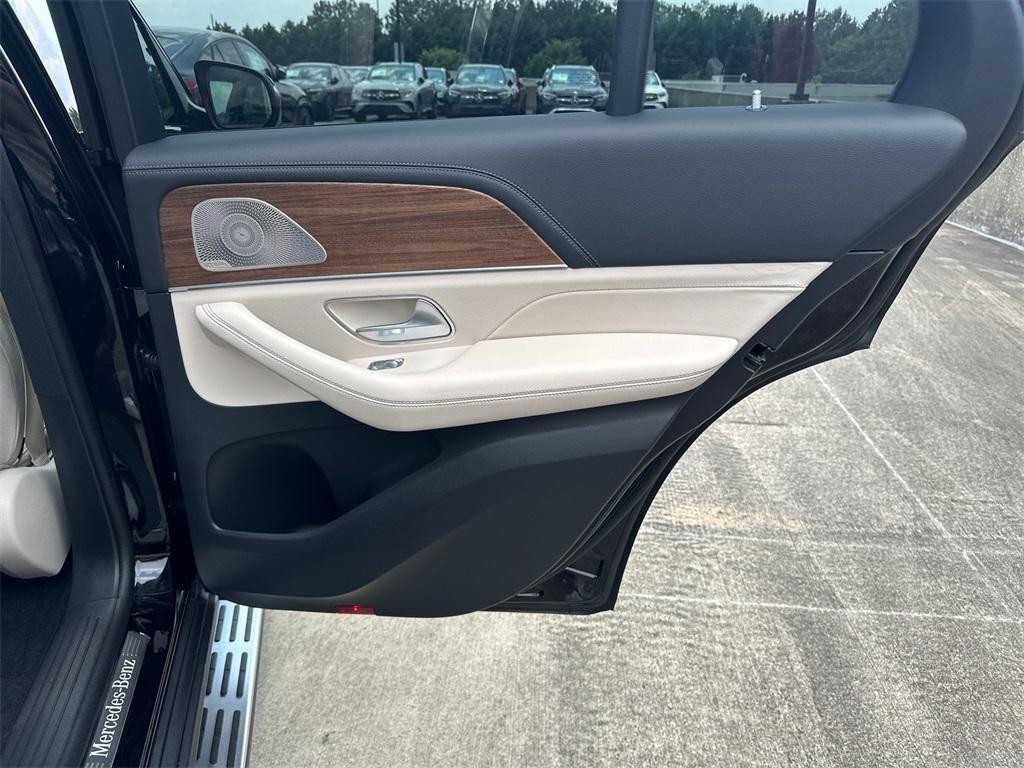 new 2025 Mercedes-Benz GLE 450 car, priced at $85,950