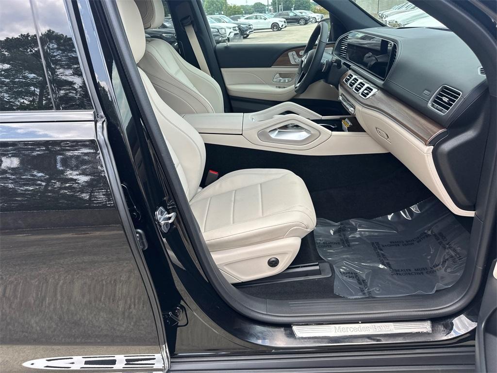 new 2025 Mercedes-Benz GLE 450 car, priced at $85,950