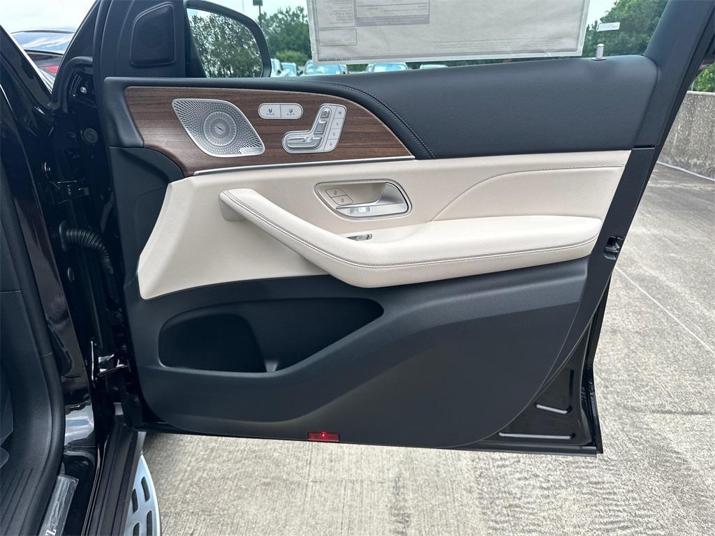 new 2025 Mercedes-Benz GLE 450 car, priced at $85,950