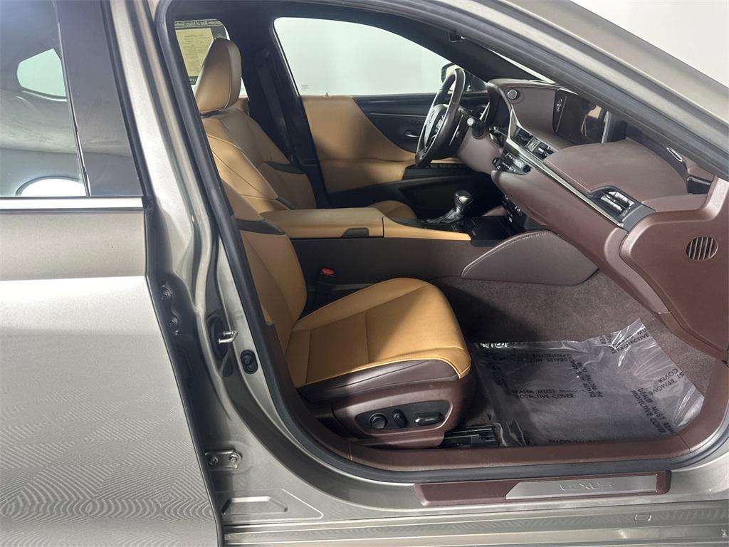 used 2020 Lexus ES 300h car, priced at $29,563