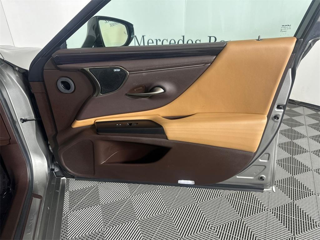 used 2020 Lexus ES 300h car, priced at $29,563