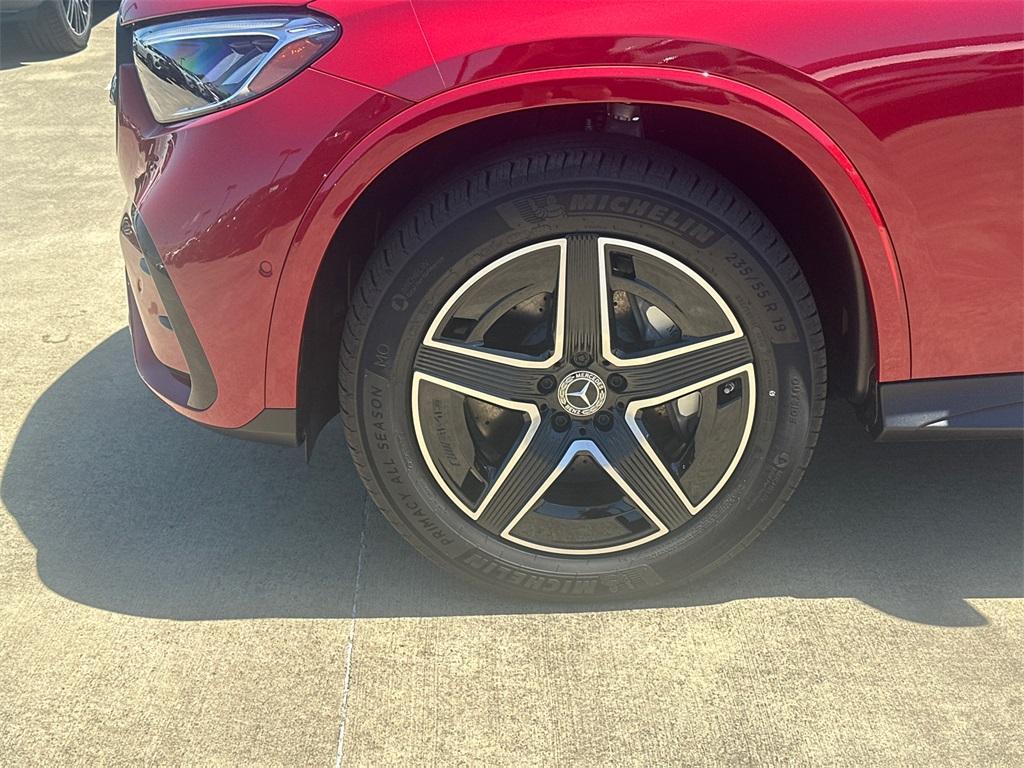 new 2025 Mercedes-Benz GLC 300 car, priced at $63,045
