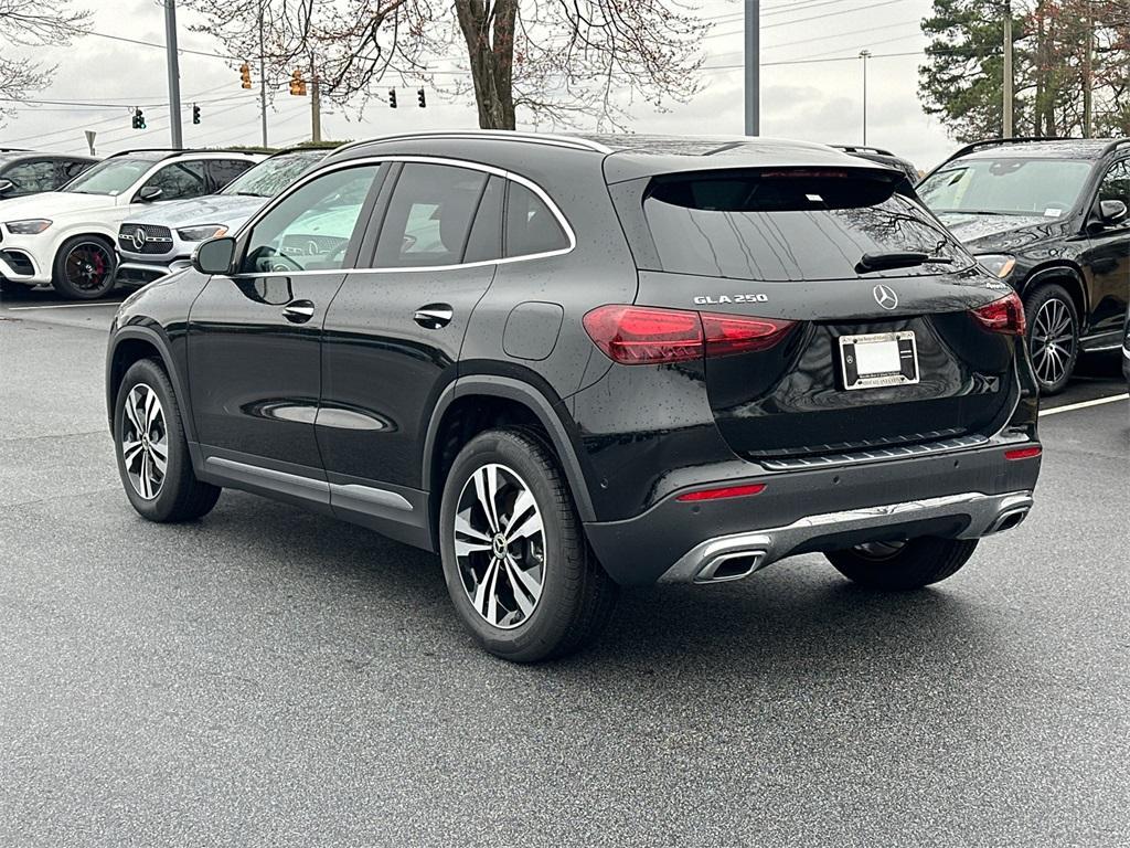 new 2025 Mercedes-Benz GLA 250 car, priced at $52,000