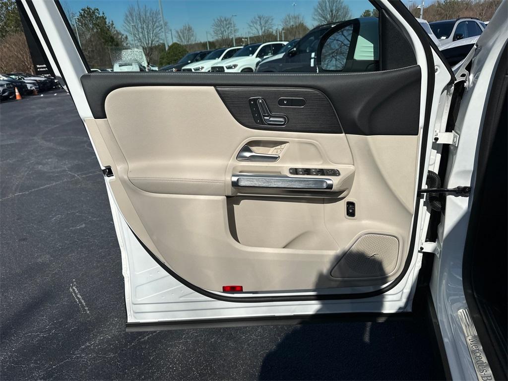 new 2025 Mercedes-Benz GLB 250 car, priced at $53,865
