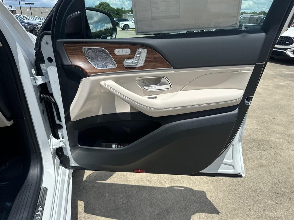 new 2025 Mercedes-Benz GLE 450 car, priced at $85,095