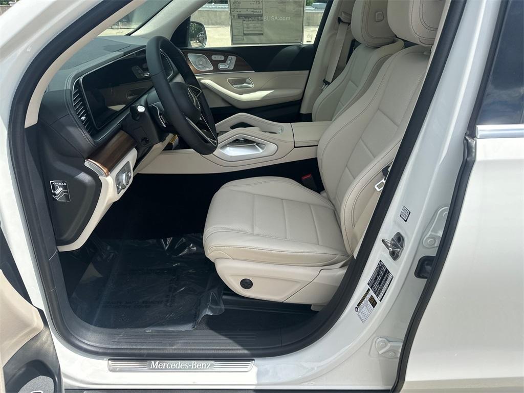 new 2025 Mercedes-Benz GLS 450 car, priced at $90,730
