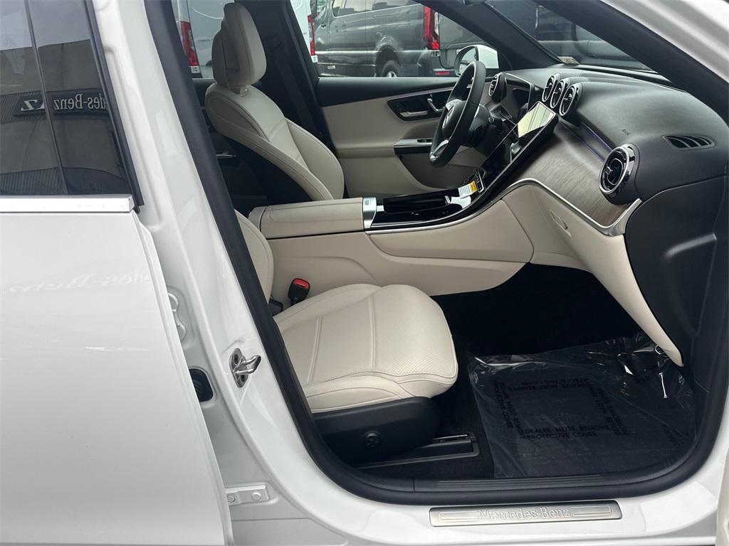 new 2025 Mercedes-Benz GLC 300 car, priced at $54,985