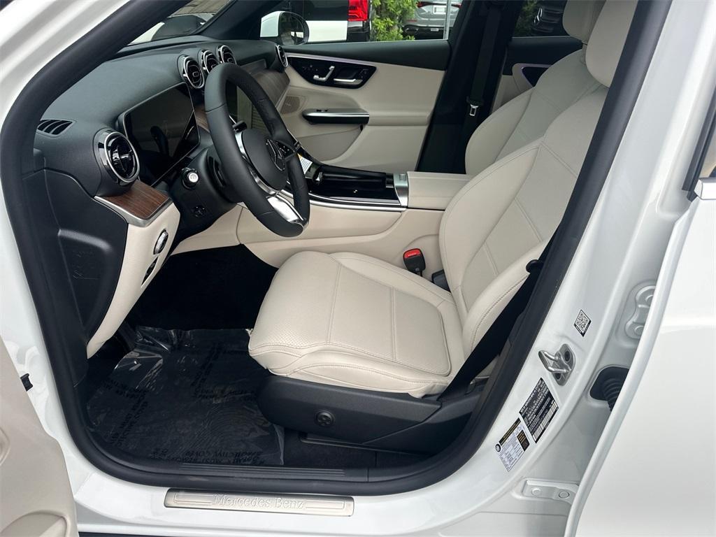 new 2025 Mercedes-Benz GLC 300 car, priced at $54,985