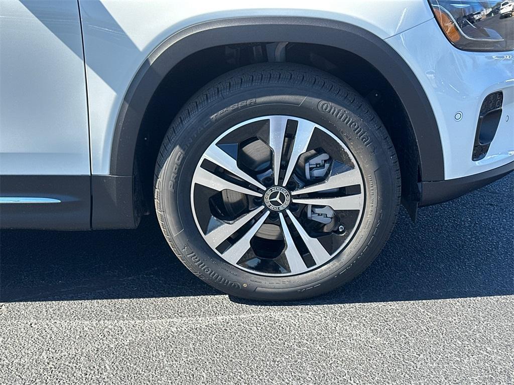 new 2025 Mercedes-Benz GLB 250 car, priced at $57,070