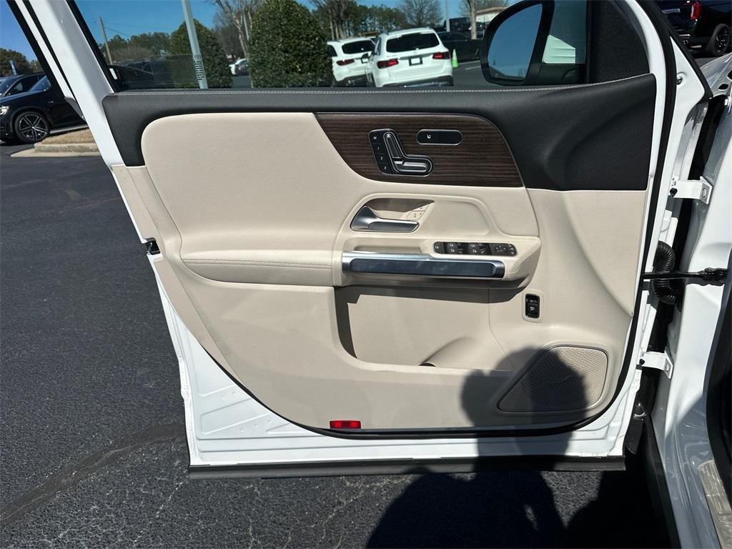 new 2025 Mercedes-Benz GLB 250 car, priced at $57,070