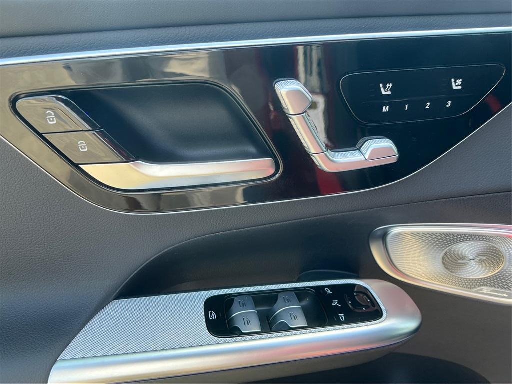 new 2025 Mercedes-Benz GLC 300 car, priced at $62,310