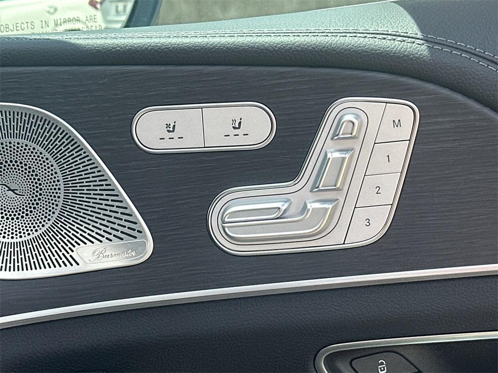 new 2025 Mercedes-Benz GLS 580 car, priced at $122,955