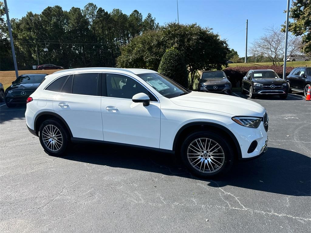 new 2025 Mercedes-Benz GLC 300 car, priced at $51,385