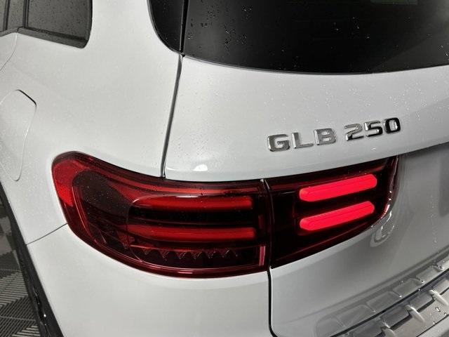 new 2024 Mercedes-Benz GLB 250 car, priced at $52,740
