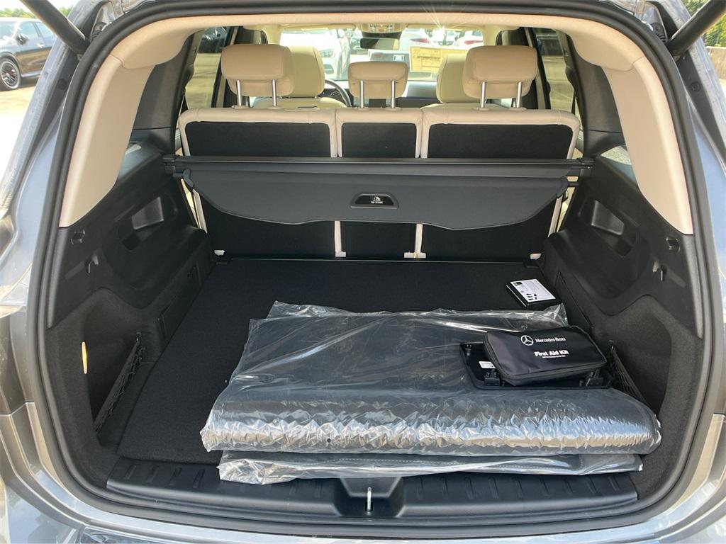 new 2025 Mercedes-Benz GLB 250 car, priced at $53,465