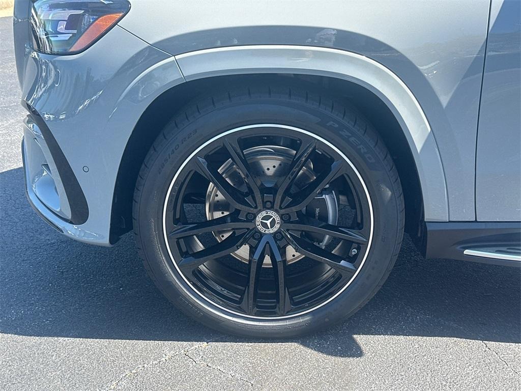 new 2025 Mercedes-Benz GLS 580 car, priced at $123,410