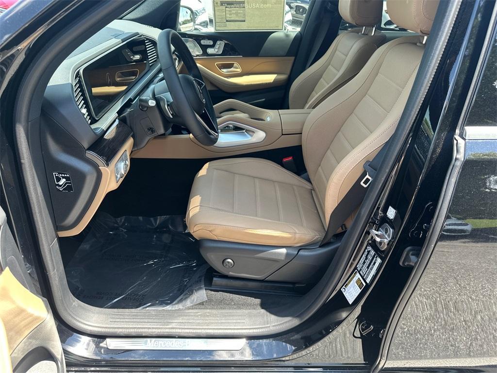 new 2025 Mercedes-Benz GLE 450 car, priced at $83,995
