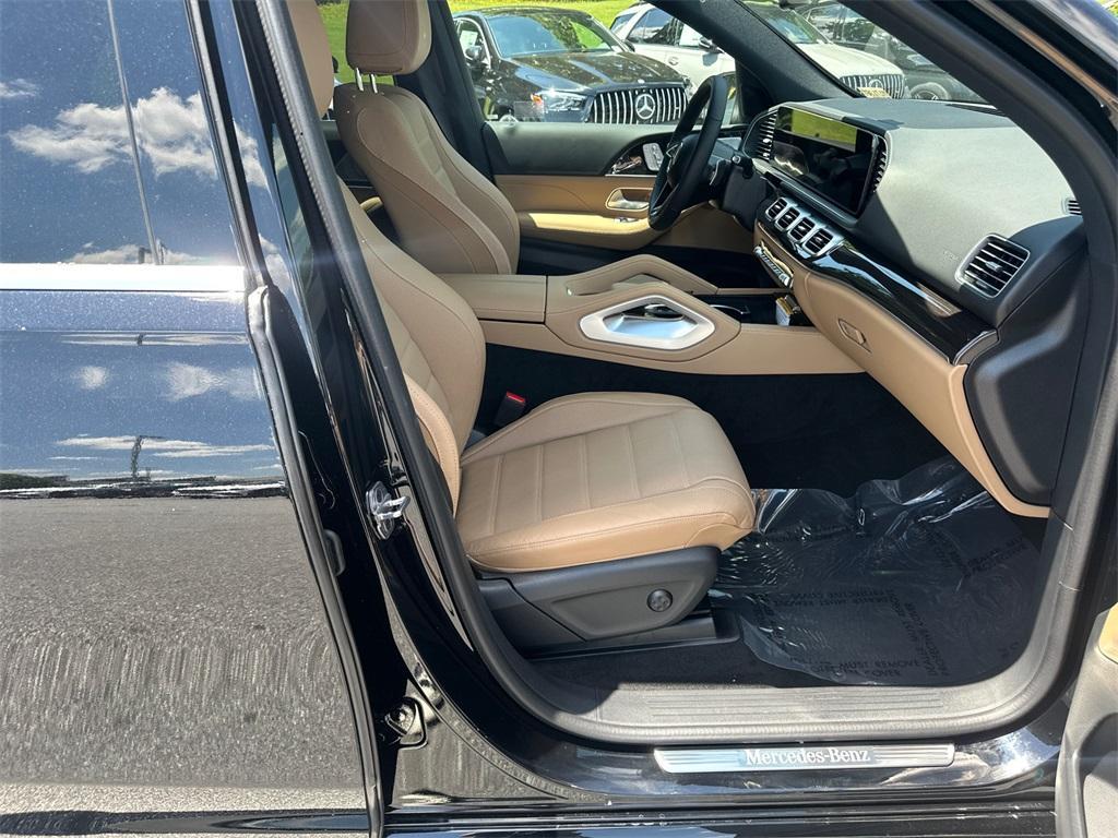 new 2025 Mercedes-Benz GLE 450 car, priced at $83,995