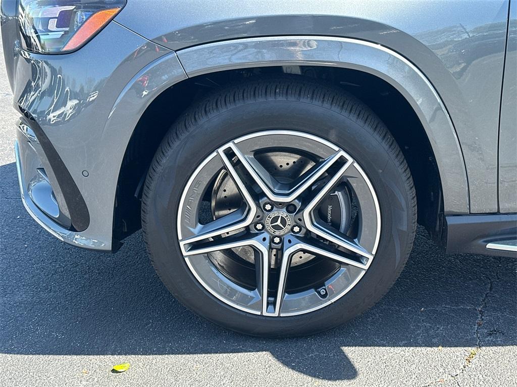 new 2025 Mercedes-Benz GLS 450 car, priced at $100,730