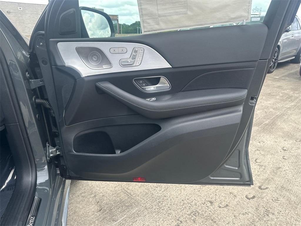 new 2025 Mercedes-Benz GLS 450 car, priced at $103,135