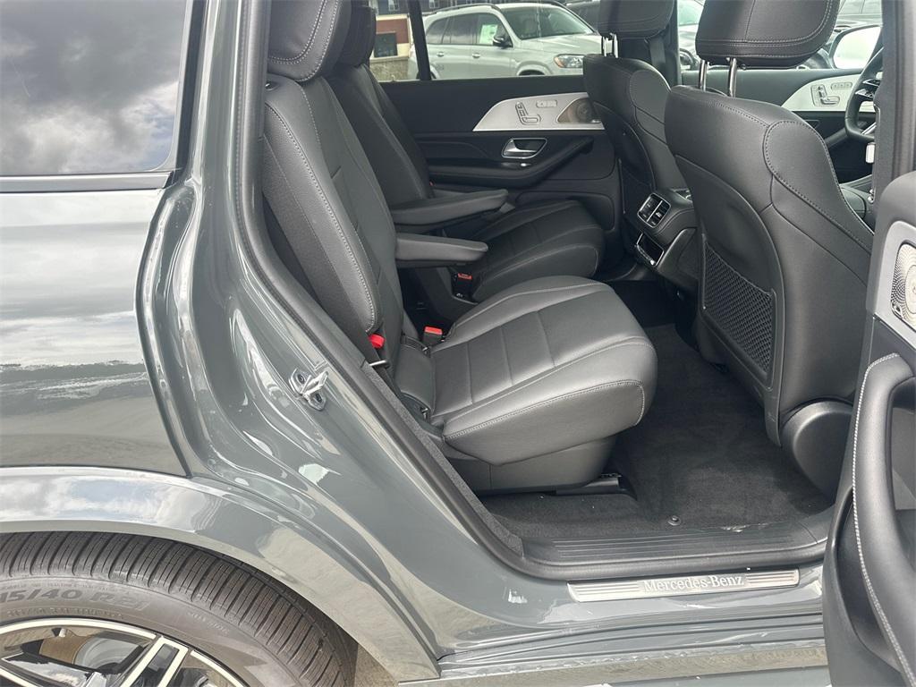 new 2025 Mercedes-Benz GLS 450 car, priced at $103,135