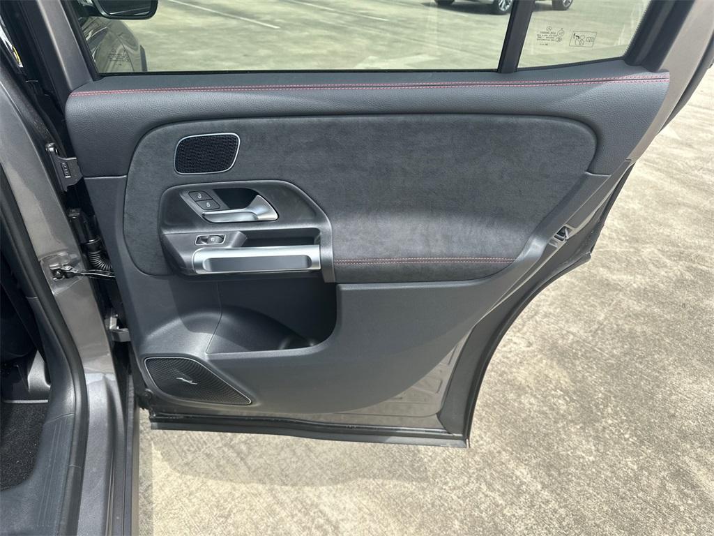 new 2025 Mercedes-Benz GLB 250 car, priced at $55,680