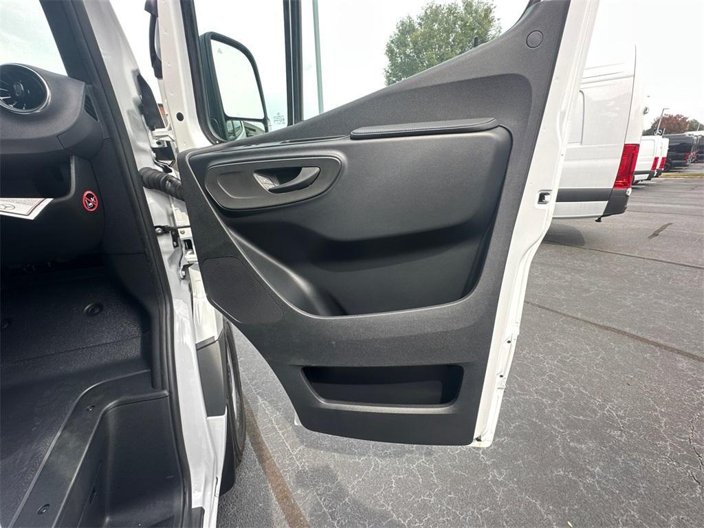 new 2025 Mercedes-Benz Sprinter 2500 car, priced at $57,569