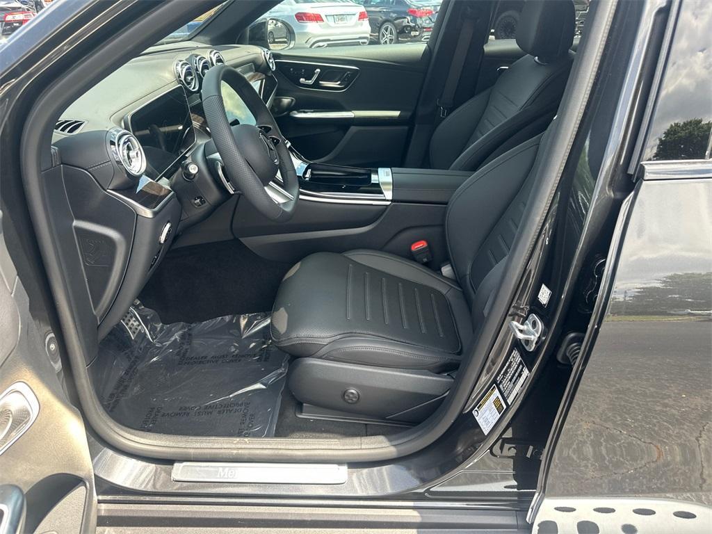 new 2025 Mercedes-Benz GLC 300 car, priced at $68,155