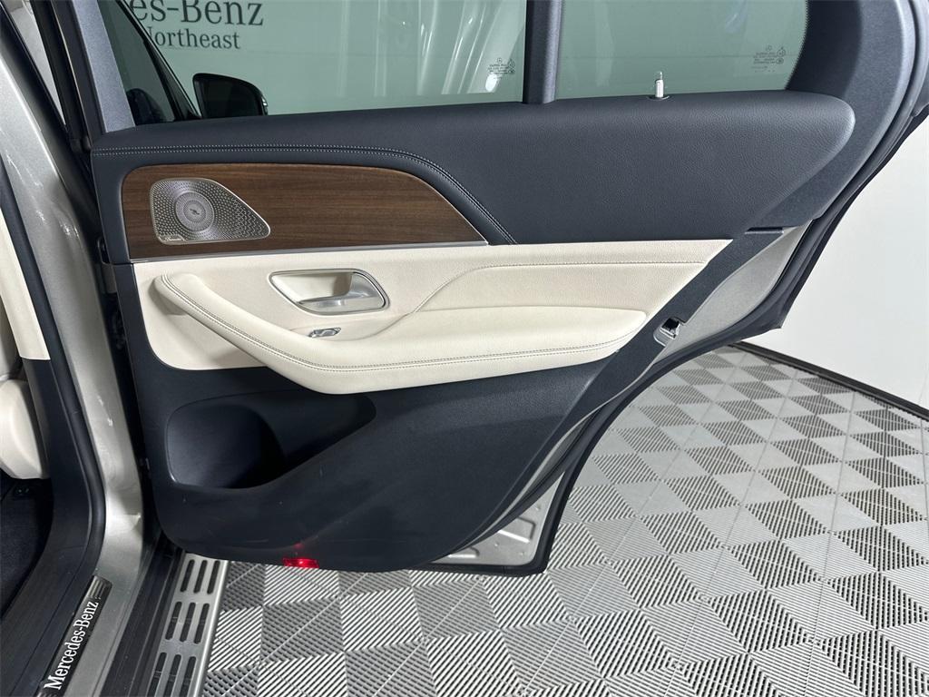 used 2022 Mercedes-Benz GLE 350 car, priced at $49,989