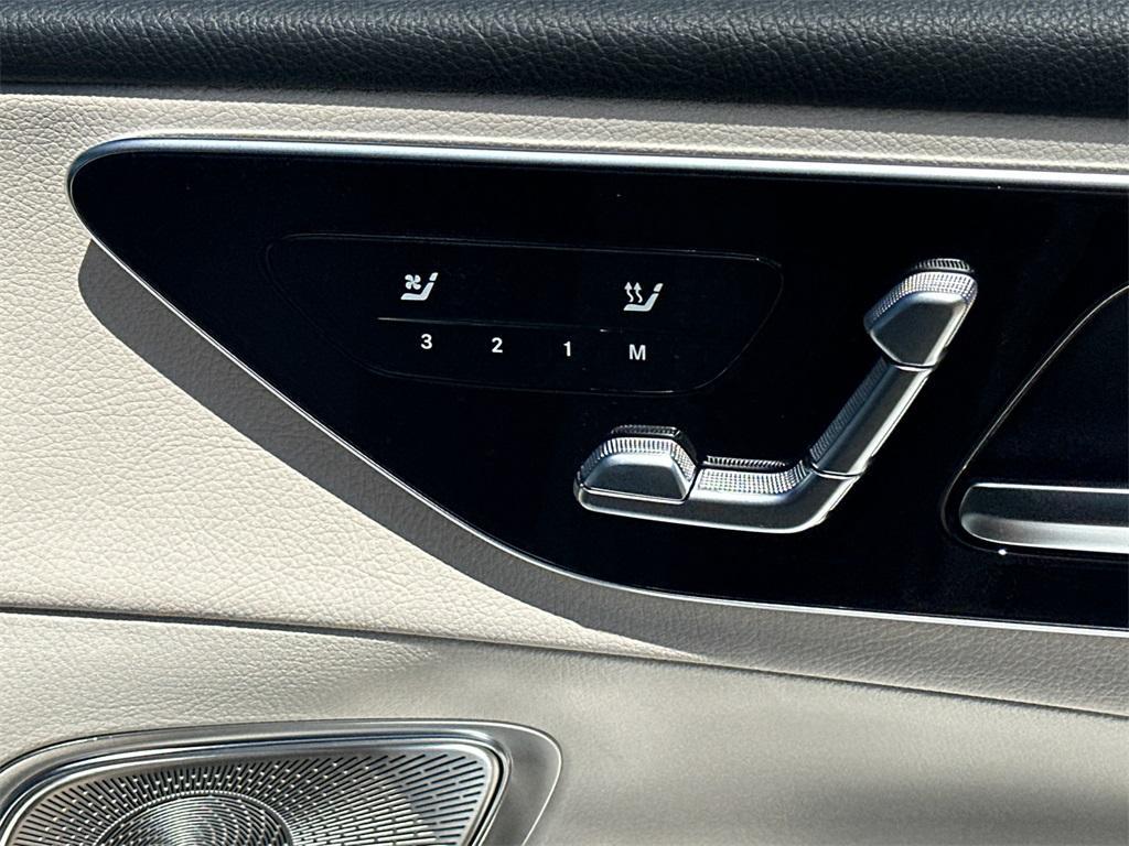 new 2025 Mercedes-Benz GLC 300 car, priced at $59,580