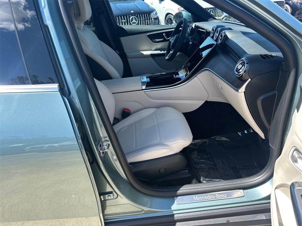new 2025 Mercedes-Benz GLC 300 car, priced at $59,580