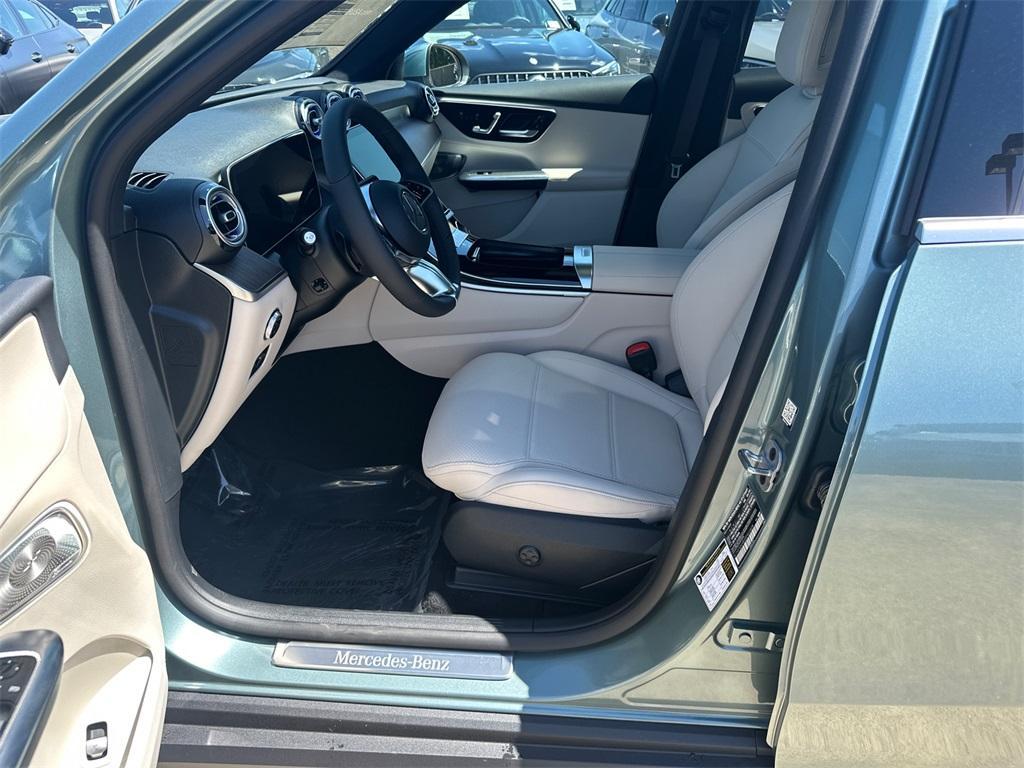 new 2025 Mercedes-Benz GLC 300 car, priced at $59,580
