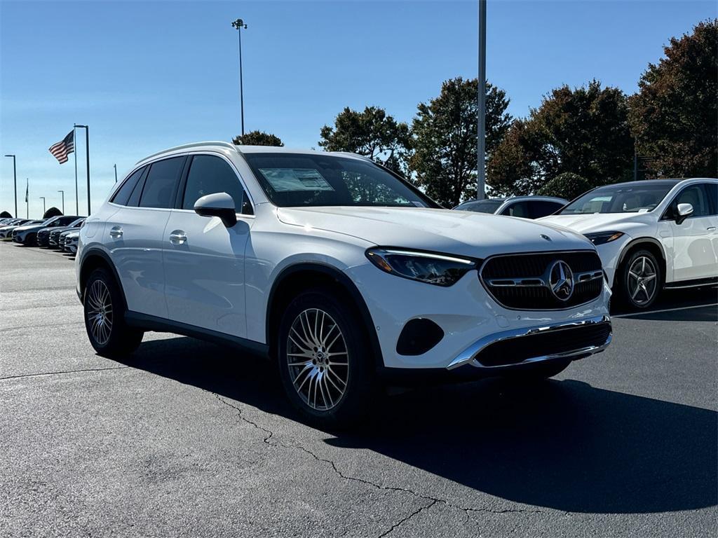 new 2025 Mercedes-Benz GLC 300 car, priced at $51,385