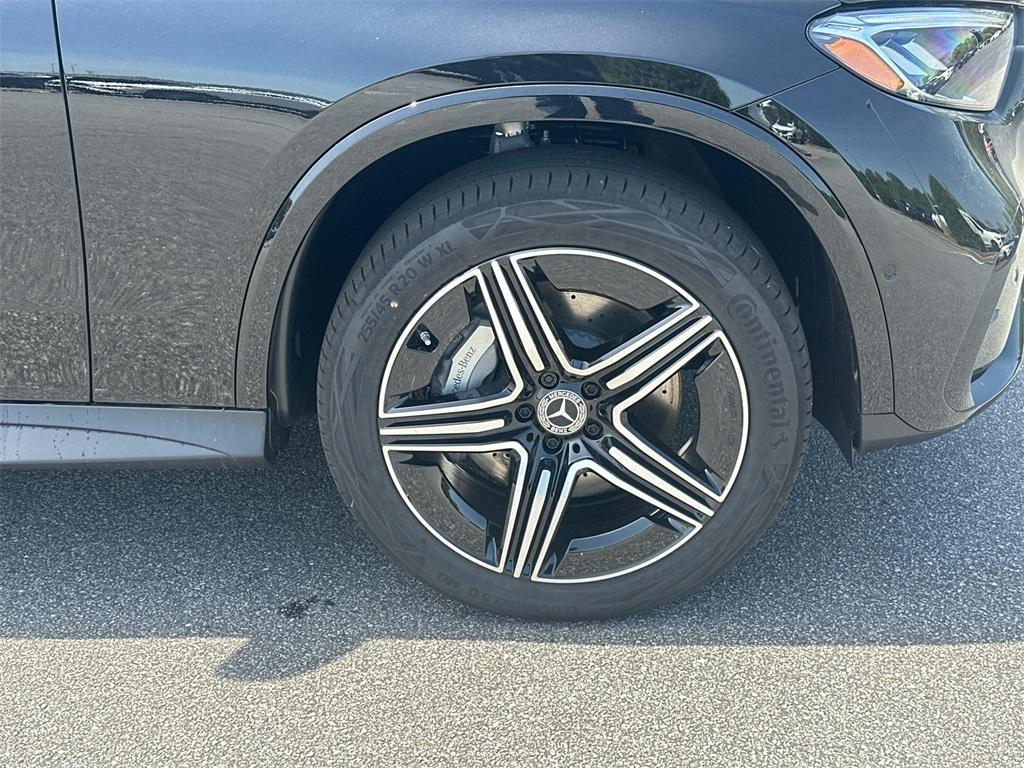 new 2025 Mercedes-Benz GLC 300 car, priced at $67,955