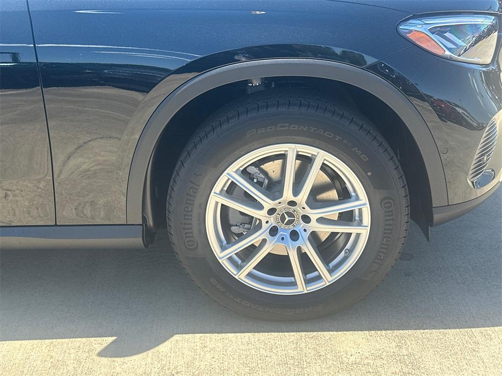 new 2025 Mercedes-Benz GLC 300 car, priced at $52,385