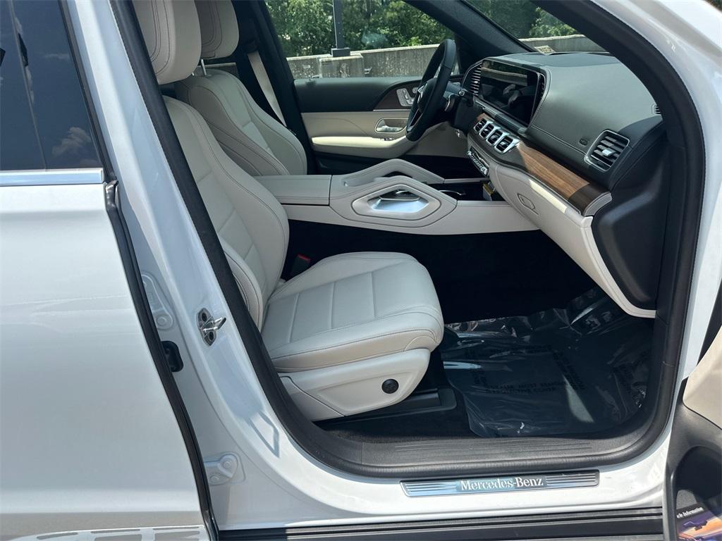 new 2025 Mercedes-Benz GLE 450 car, priced at $86,440