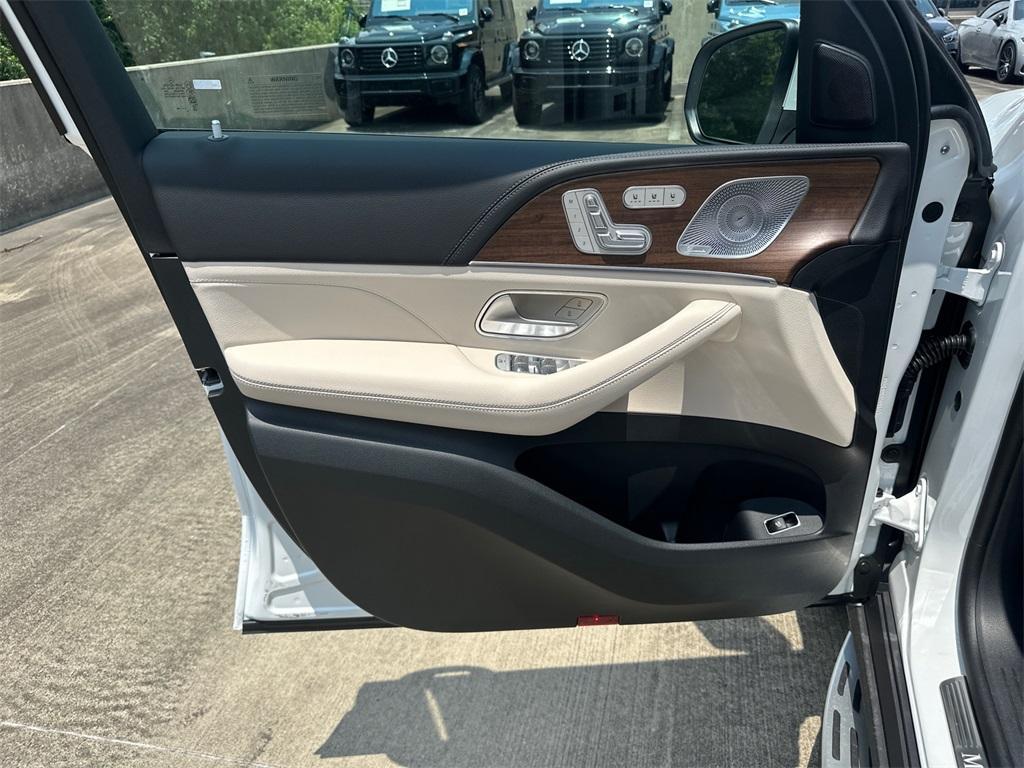new 2025 Mercedes-Benz GLE 450 car, priced at $86,440