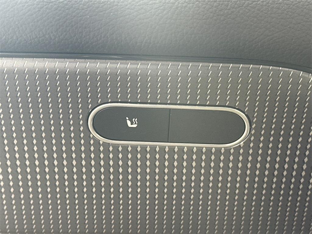 used 2022 Mercedes-Benz GLB 250 car, priced at $34,849